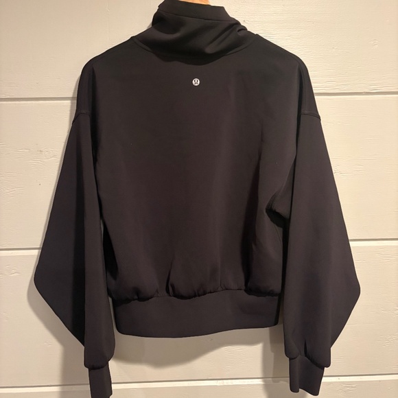 Womens Lululemon active pullover - Picture 3 of 4